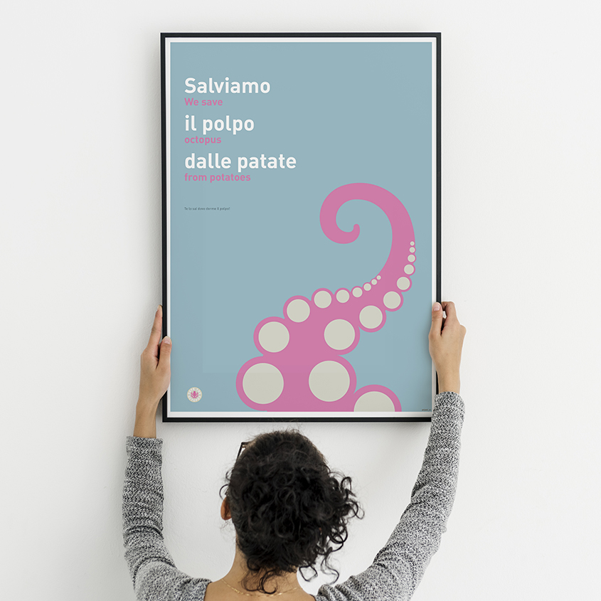 Photo frame with a seahorse drawn picture