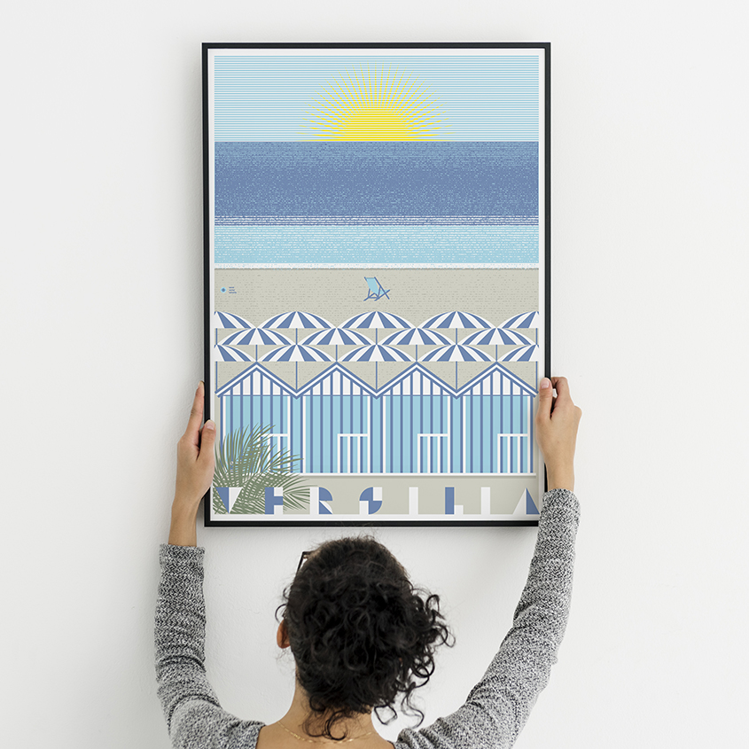 Photo frame with a seahorse drawn picture